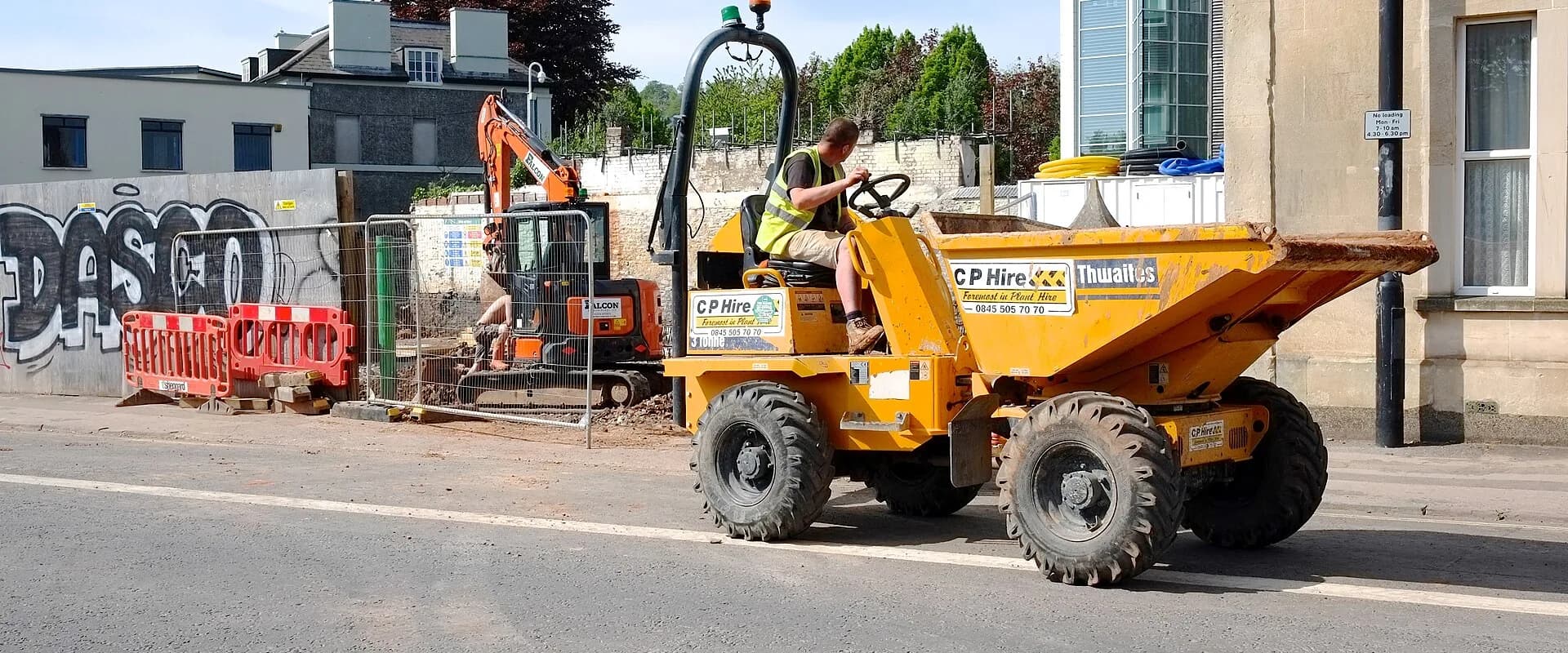 Used dump truck buyer — MachineryBarn pays cash for dump trucks California