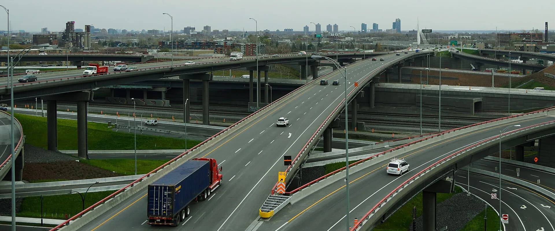 Sell used semi trucks — MachineryBarn pays top dollar for class 8 trucks