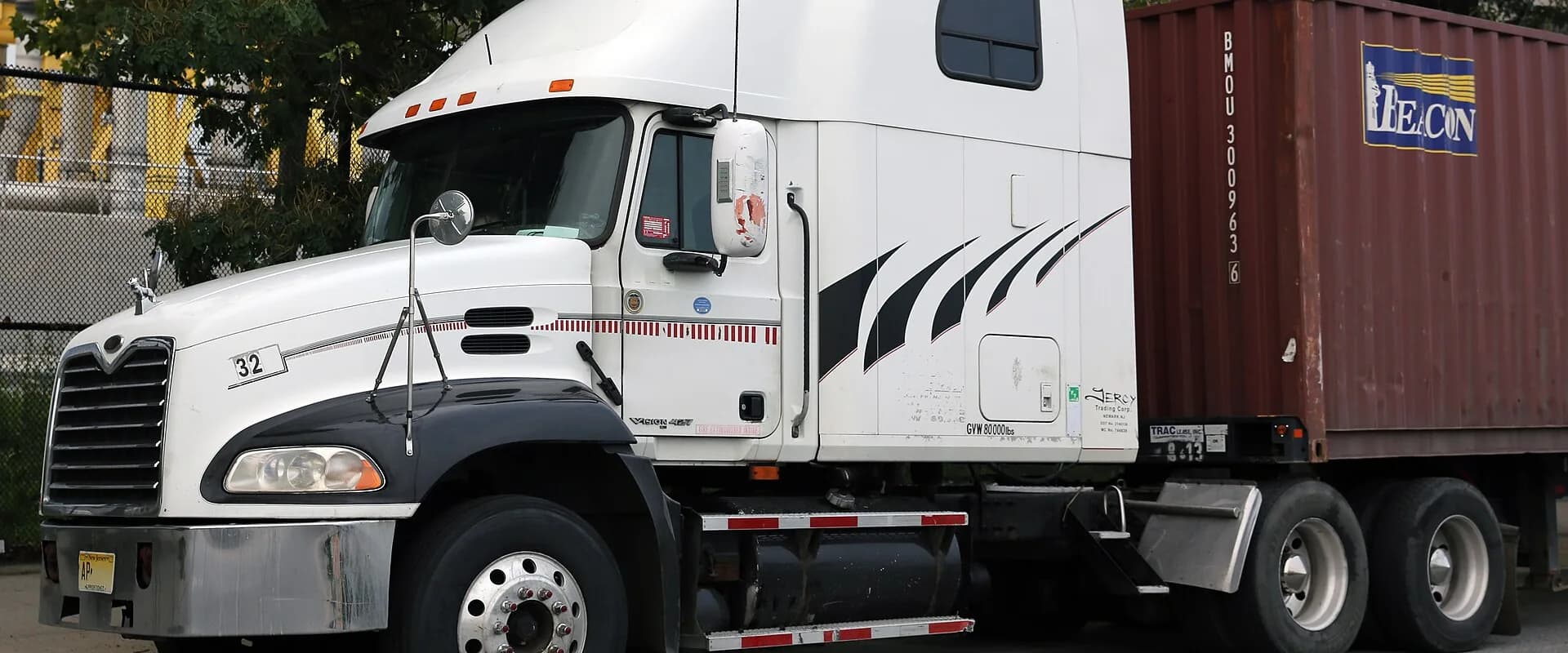 Used sleeper cab buyer — MachineryBarn purchases sleeper trucks California