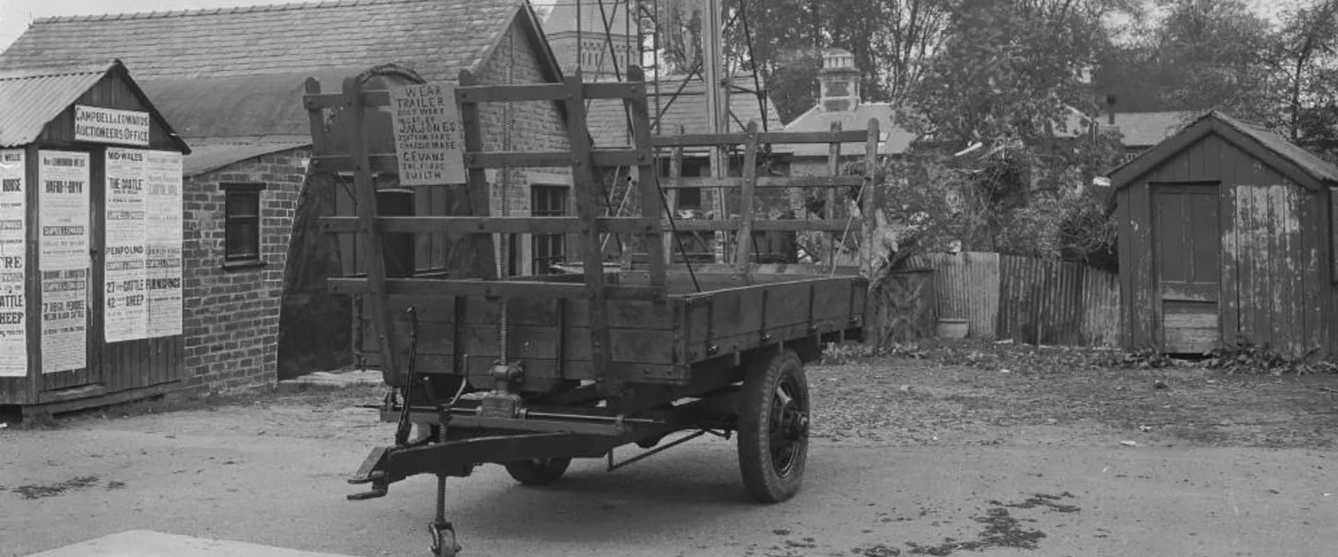 Sell trailers — MachineryBarn buys flatbed, dry van, and reefer trailers